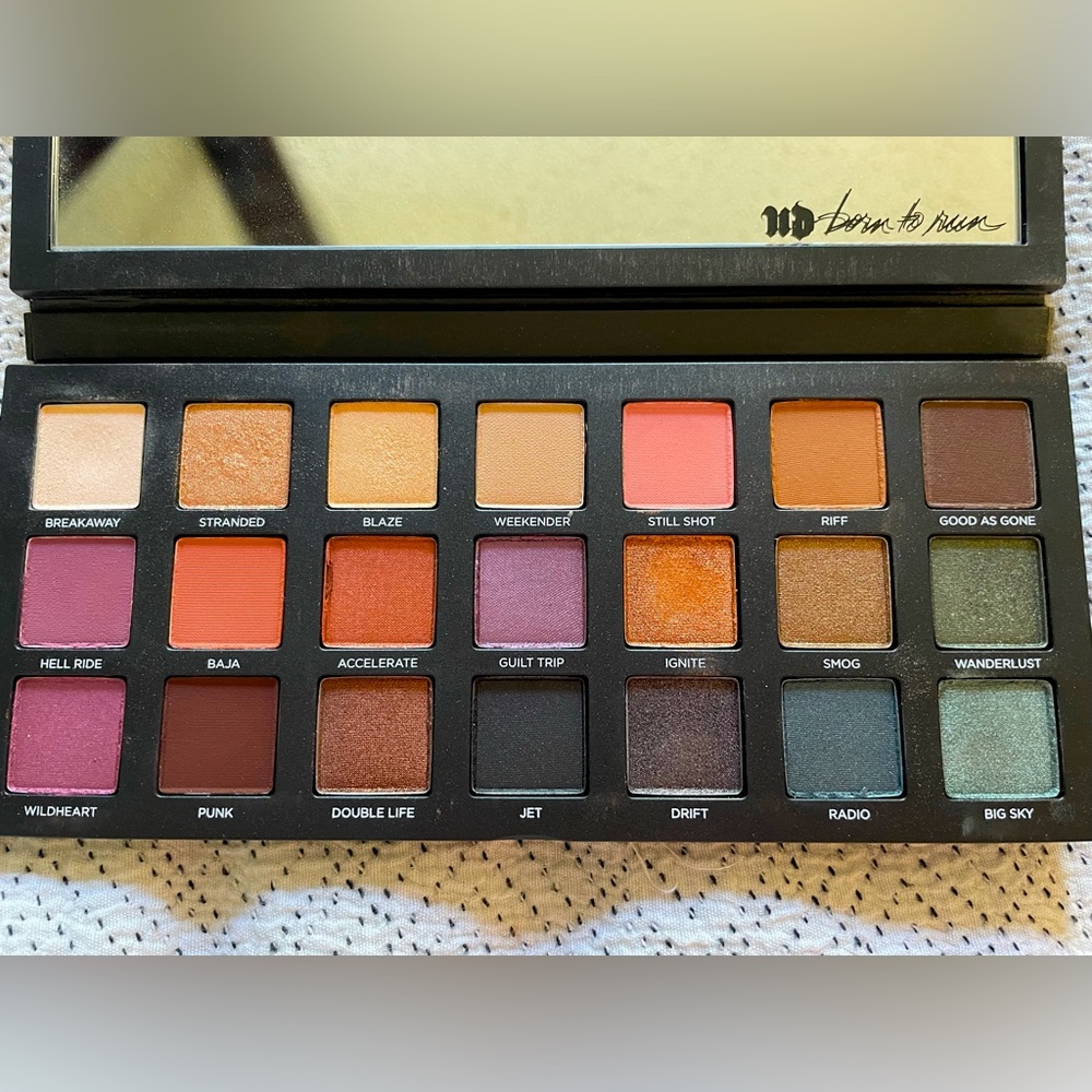 URBAN DECAY * BORN TO RUN * Eyeshadow Palette